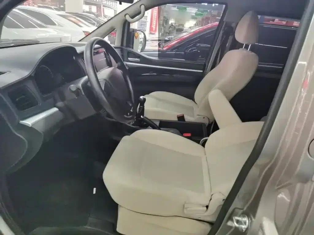 Lingzhi 2023 M5L 1.6L Basic 7-Seater — миниатюра 15