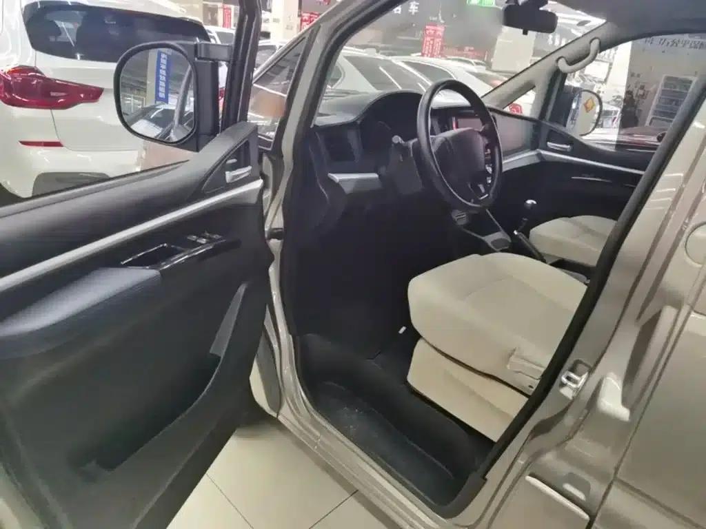 Lingzhi 2023 M5L 1.6L Basic 7-Seater — миниатюра 16