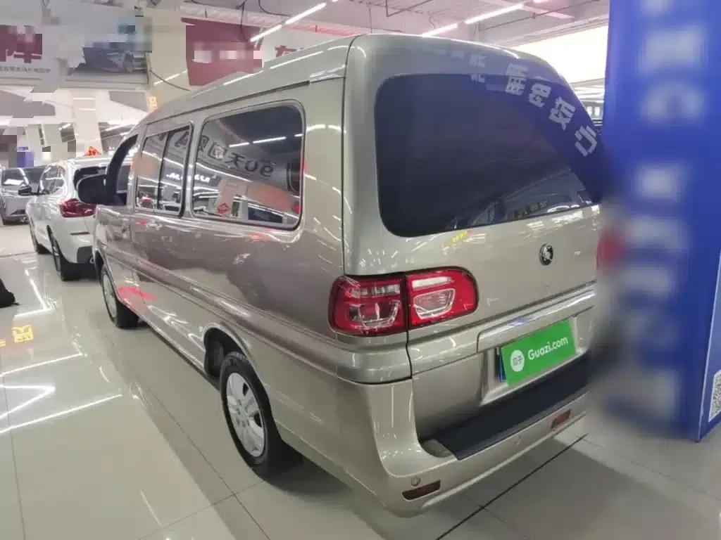 Lingzhi 2023 M5L 1.6L Basic 7-Seater — миниатюра 5