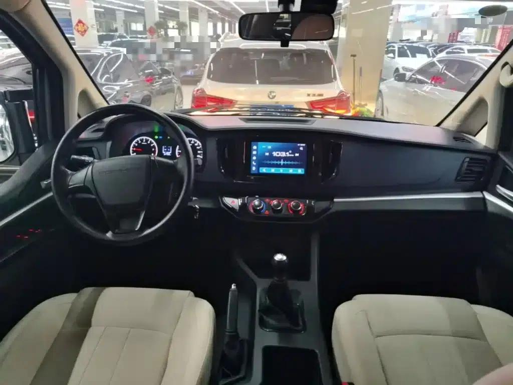 Lingzhi 2023 M5L 1.6L Basic 7-Seater — миниатюра 10