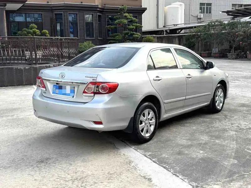 2011 Toyota Corolla 1.6L Automatic GL Sunroof Edition — миниатюра 5