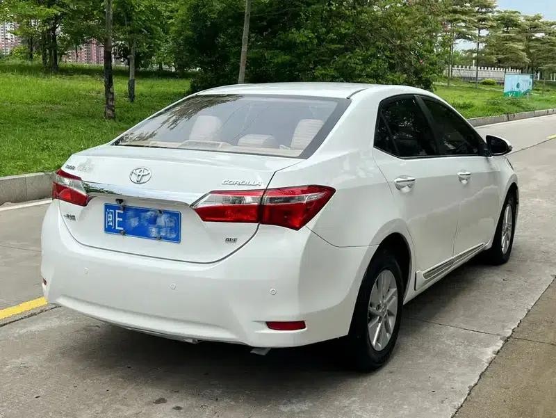 2014 Corolla 1.6L CVT GL-i — миниатюра 6