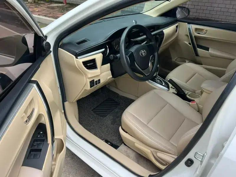 2014 Corolla 1.6L CVT GL-i — миниатюра 8