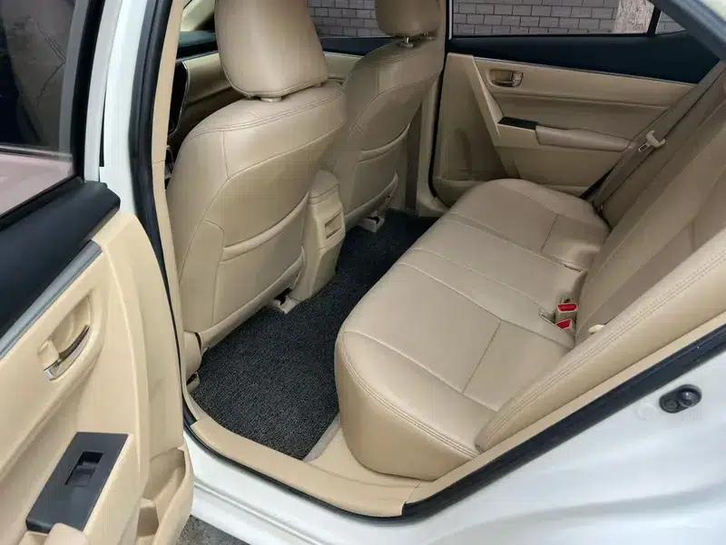 2014 Corolla 1.6L CVT GL-i — миниатюра 9