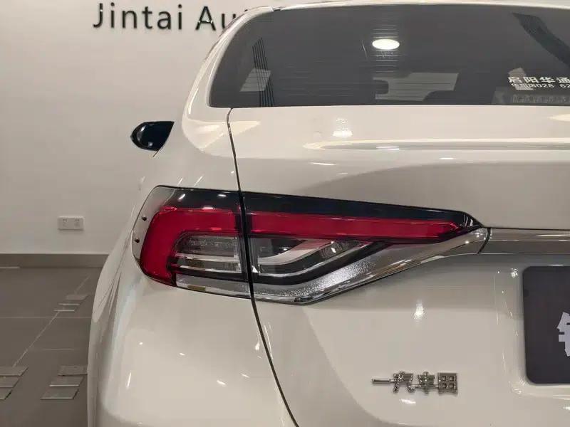 2019 Toyota Corolla Hybrid 1.8L E-CVT GL-i Elite Edition — миниатюра 17