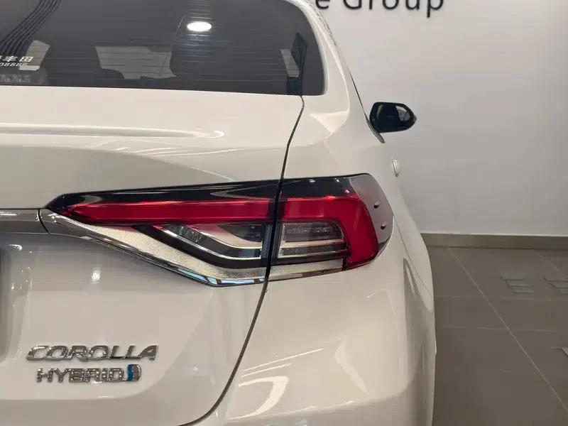 2019 Toyota Corolla Hybrid 1.8L E-CVT GL-i Elite Edition — миниатюра 9