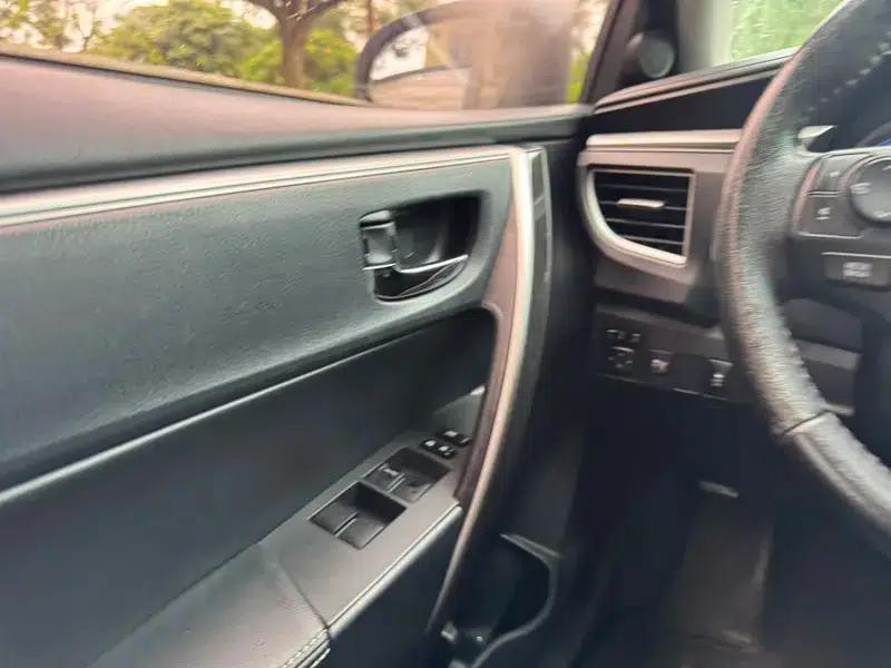 2014 Corolla 1.8L CVT GLX-i — миниатюра 16