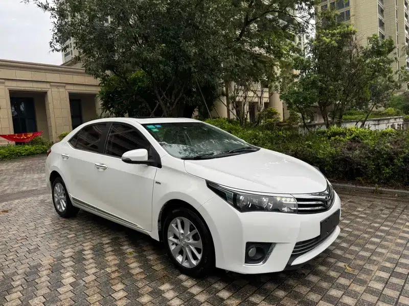 2014 Corolla 1.8L CVT GLX-i — миниатюра 3