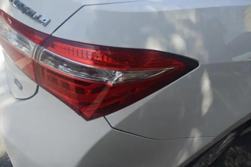 2014 Toyota Corolla 1.6L CVT GL-i Leather Edition — миниатюра 12