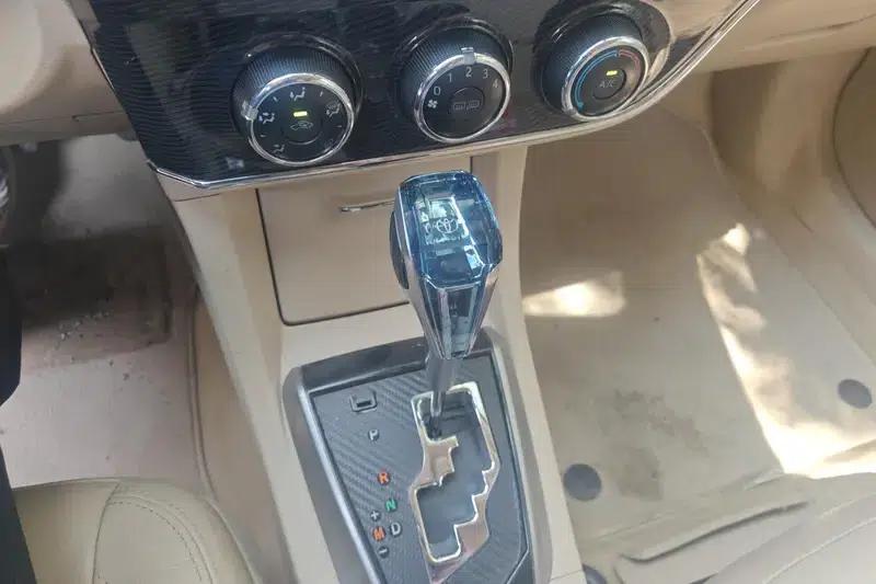 2014 Toyota Corolla 1.6L CVT GL-i Leather Edition — миниатюра 15