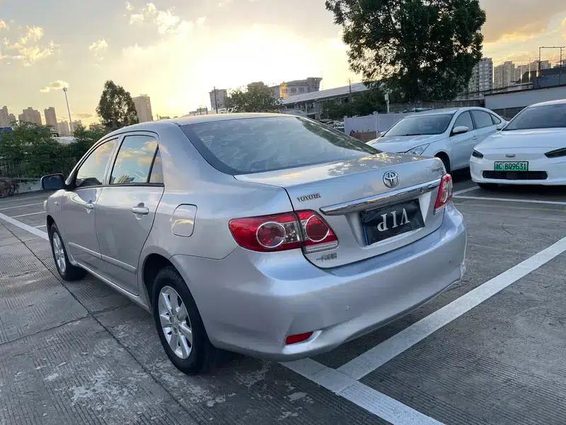 2012 Toyota Corolla Premium Edition 1.6L Automatic GL — миниатюра 5