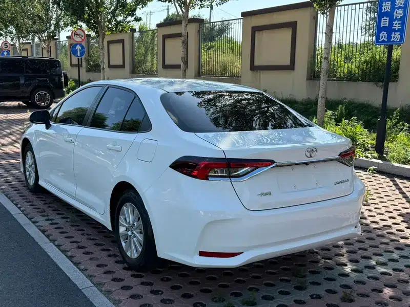 2021 Toyota Corolla 1.5L CVT Elite Edition — миниатюра 4