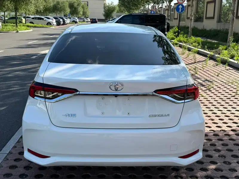 2021 Toyota Corolla 1.5L CVT Elite Edition — миниатюра 5