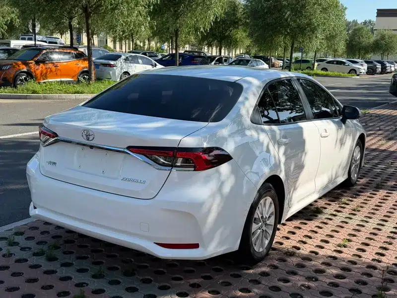 2021 Toyota Corolla 1.5L CVT Elite Edition — миниатюра 6