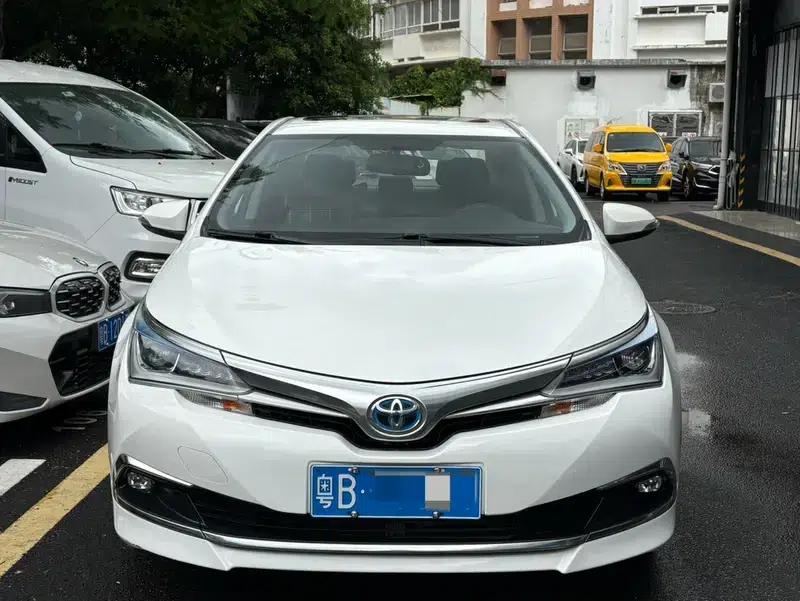 2017 Toyota Corolla Hybrid 1.8L E-CVT Leading Edition (National V Emission Standard) — миниатюра 2