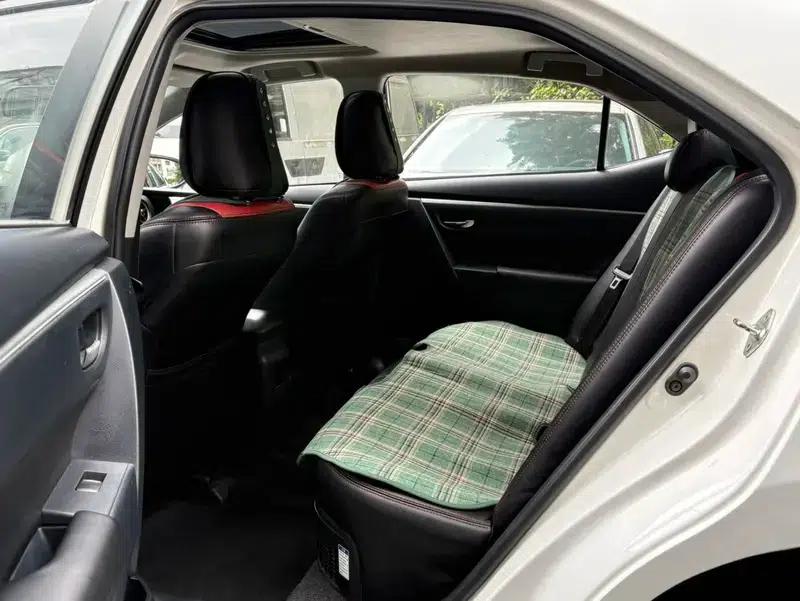 2017 Toyota Corolla Hybrid 1.8L E-CVT Leading Edition (National V Emission Standard) — миниатюра 12