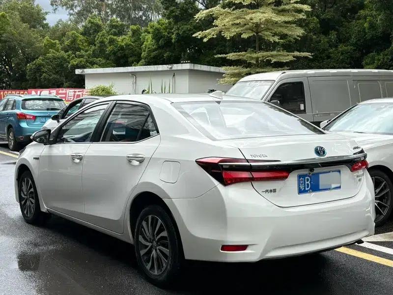 2017 Toyota Corolla Hybrid 1.8L E-CVT Leading Edition (National V Emission Standard) — миниатюра 5