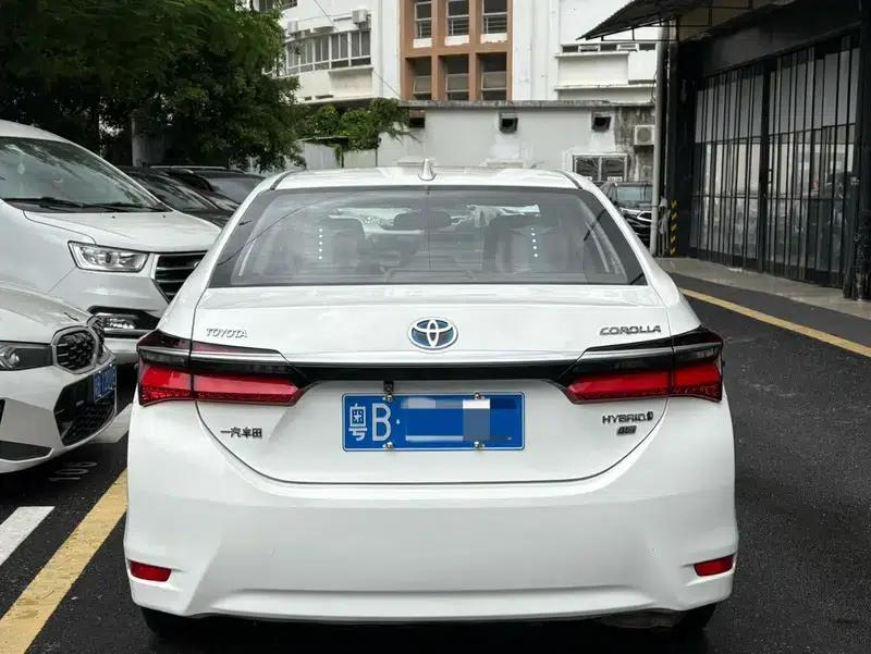 2017 Toyota Corolla Hybrid 1.8L E-CVT Leading Edition (National V Emission Standard) — миниатюра 6
