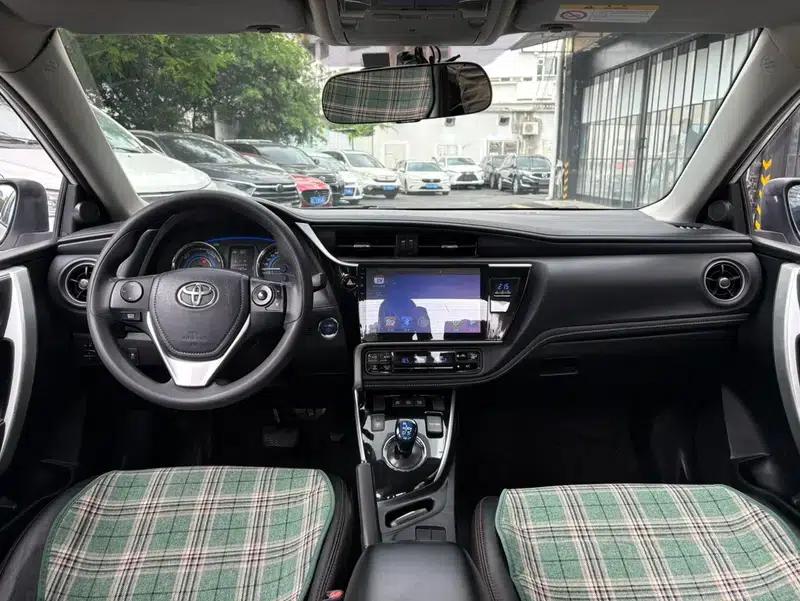 2017 Toyota Corolla Hybrid 1.8L E-CVT Leading Edition (National V Emission Standard) — миниатюра 9