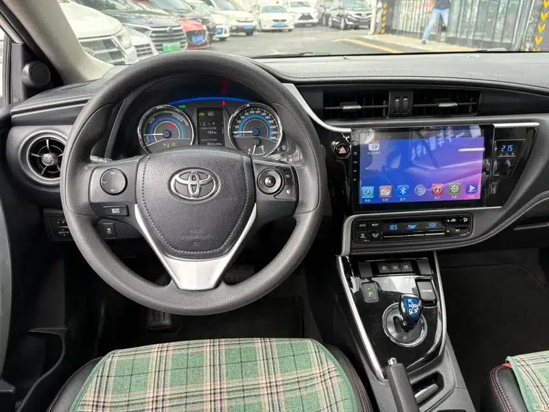 2017 Toyota Corolla Hybrid 1.8L E-CVT Leading Edition (National V Emission Standard) — миниатюра 10