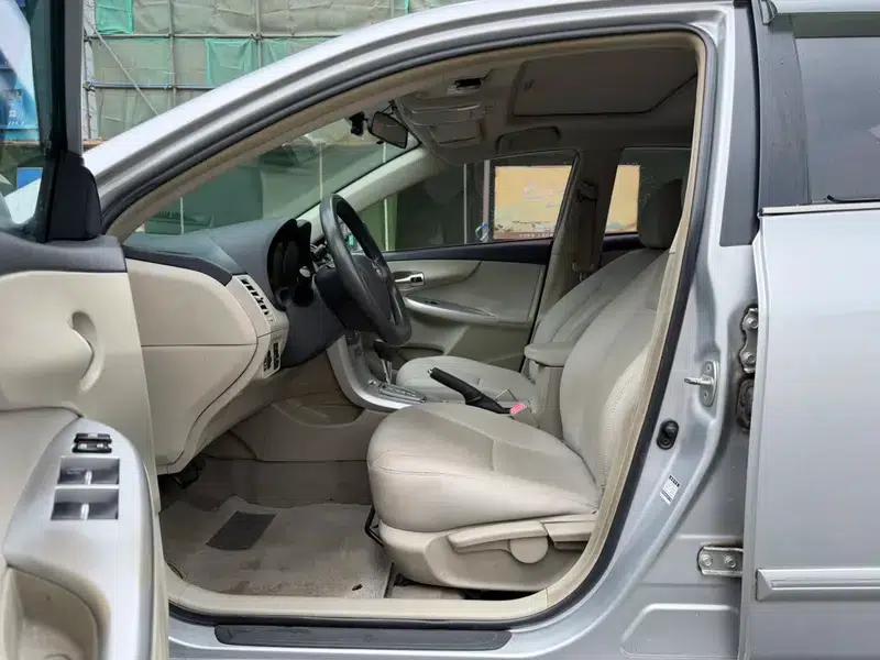 2012 Toyota Corolla Premium Edition 1.8L CVT GL-i — миниатюра 11