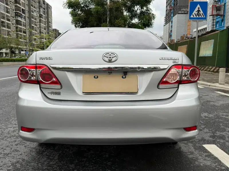 2012 Toyota Corolla Premium Edition 1.8L CVT GL-i — миниатюра 5