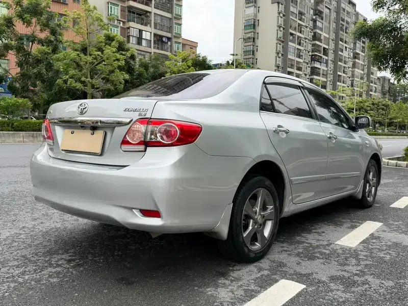 2012 Toyota Corolla Premium Edition 1.8L CVT GL-i — миниатюра 6