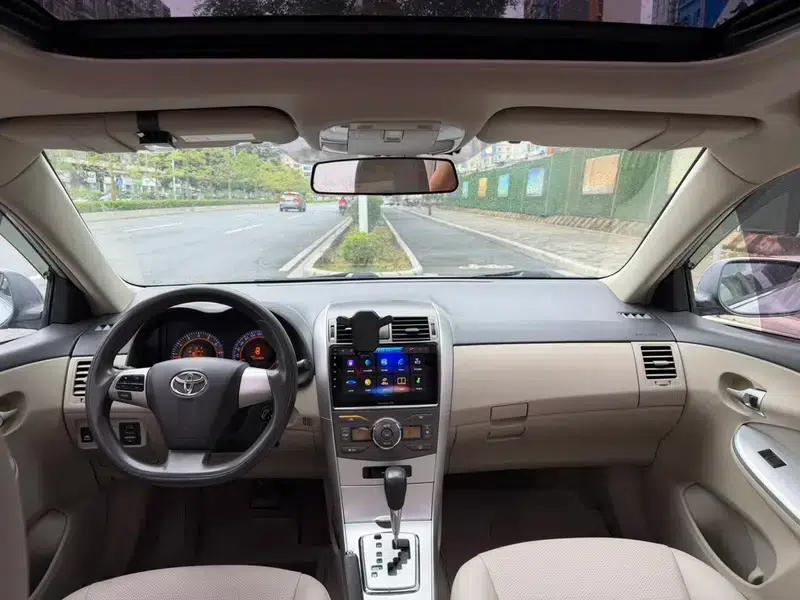 2012 Toyota Corolla Premium Edition 1.8L CVT GL-i — миниатюра 9