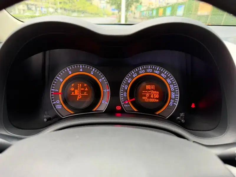 2012 Toyota Corolla Premium Edition 1.8L CVT GL-i — миниатюра 10