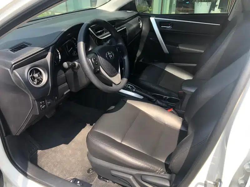 2017 Corolla 1.2T CVT GL-i — миниатюра 8