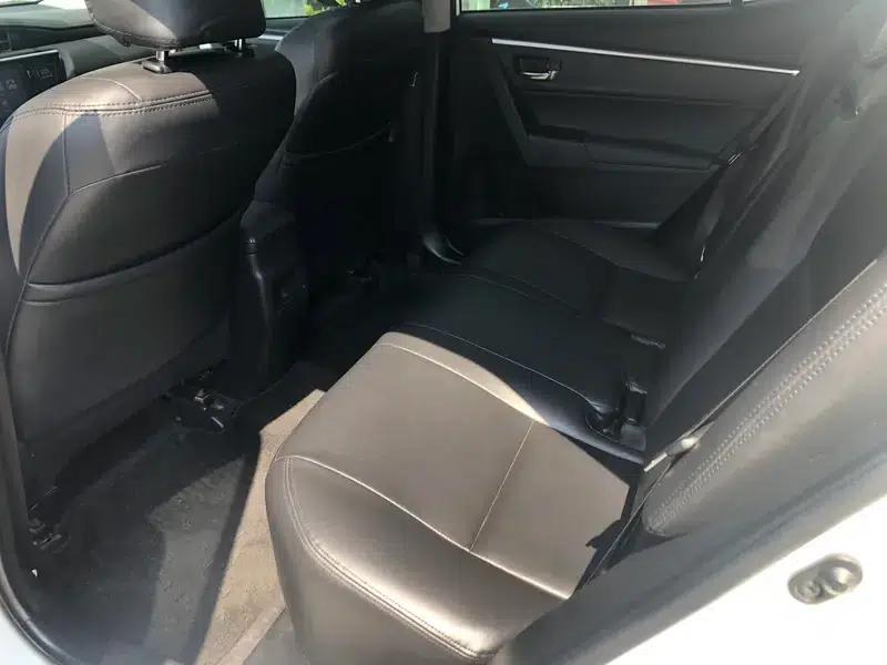 2017 Corolla 1.2T CVT GL-i — миниатюра 9