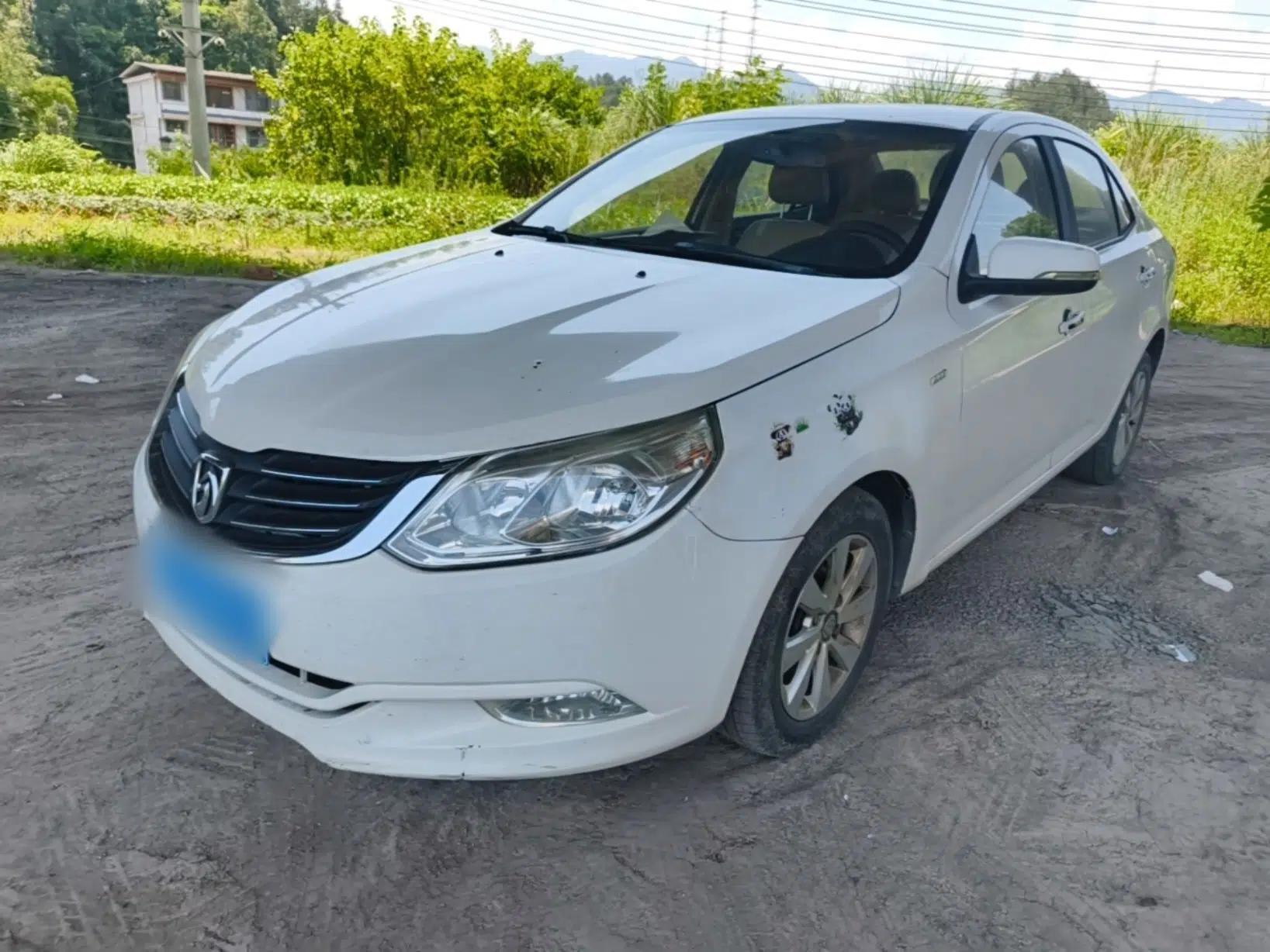 Baojun 630 2013 1.5L manual Comfort trim — миниатюра 1