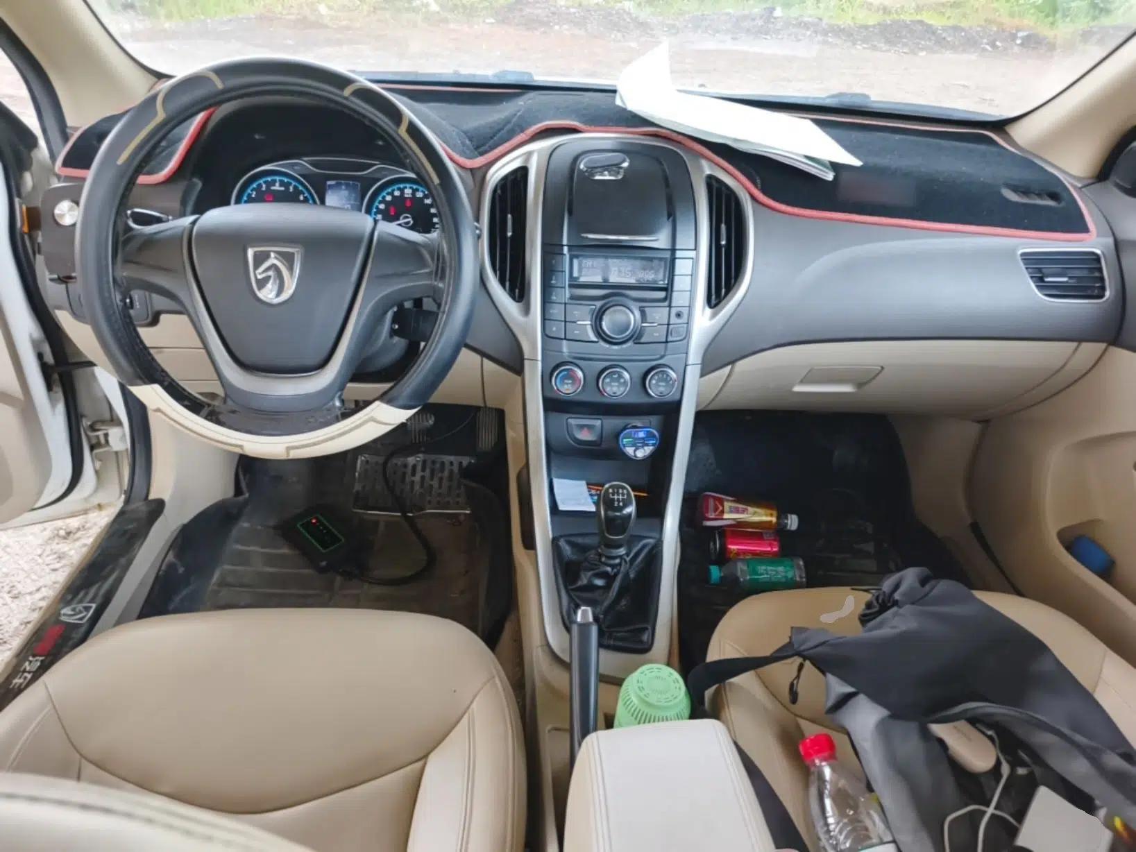 Baojun 630 2013 1.5L manual Comfort trim — миниатюра 12