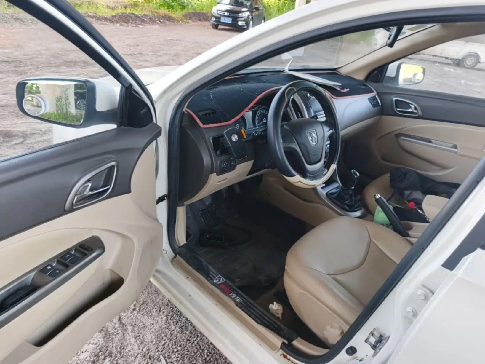 Baojun 630 2013 1.5L manual Comfort trim — миниатюра 18