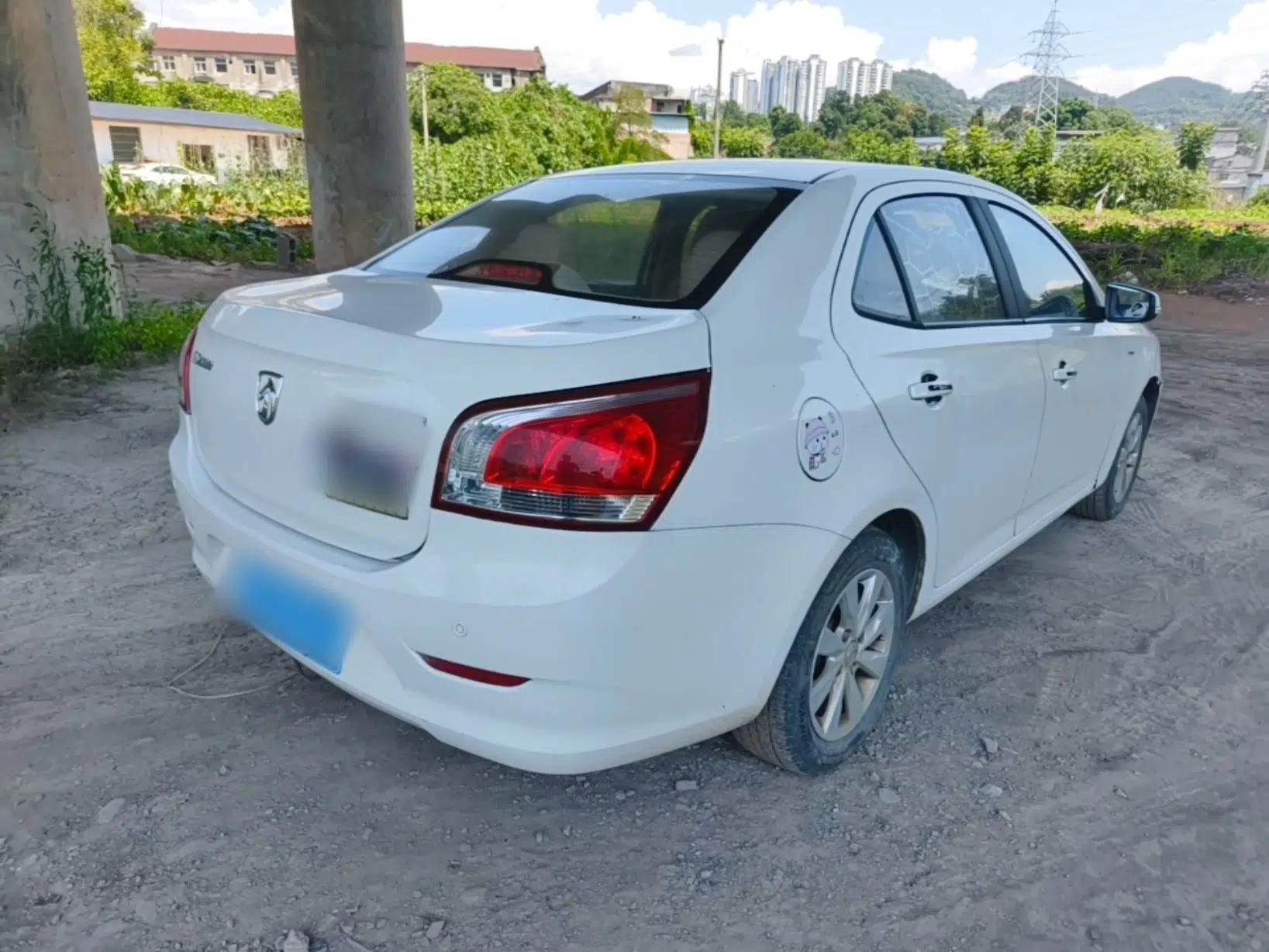 Baojun 630 2013 1.5L manual Comfort trim — миниатюра 6