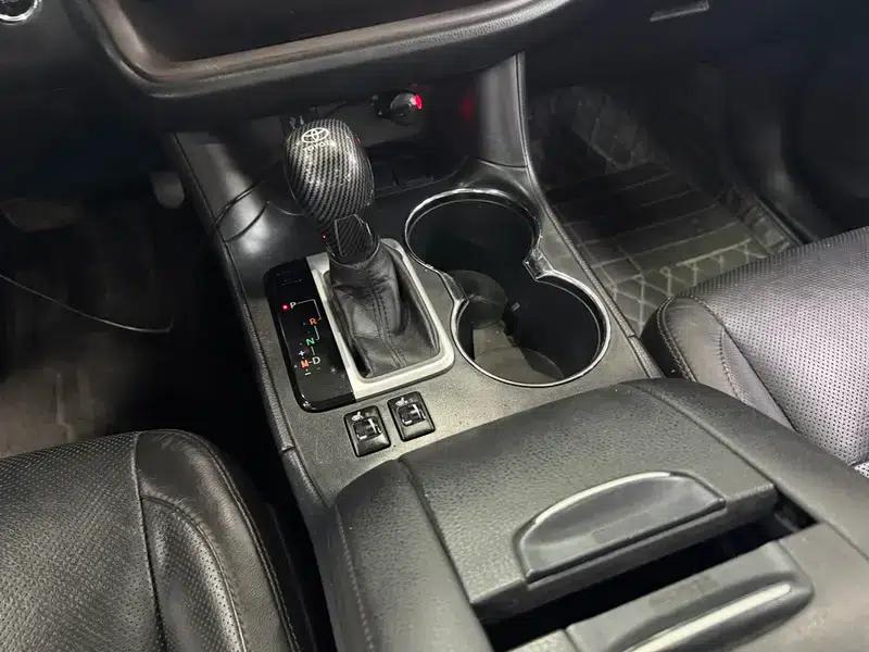 2015 Highlander 2.0T 2WD Luxury 7-seater — миниатюра 9
