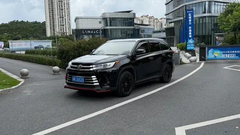2015 Highlander 2.0T 2WD Luxury 7-seater — миниатюра 1