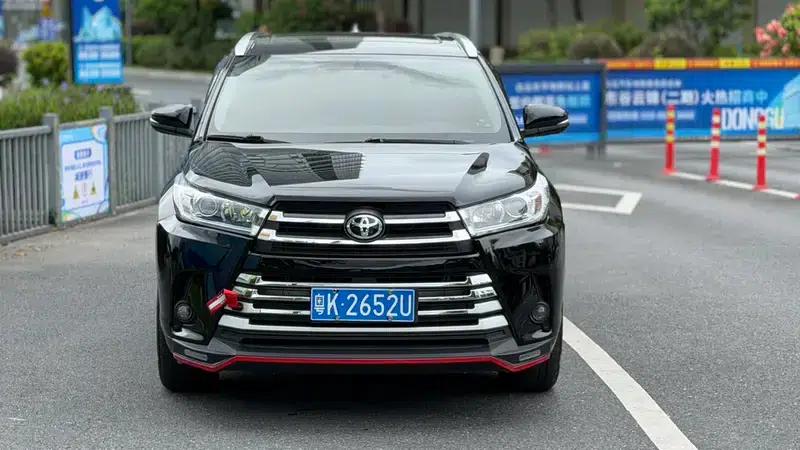2015 Highlander 2.0T 2WD Luxury 7-seater — миниатюра 2