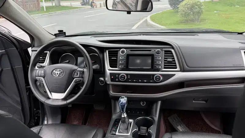 2015 Highlander 2.0T 2WD Luxury 7-seater — миниатюра 11