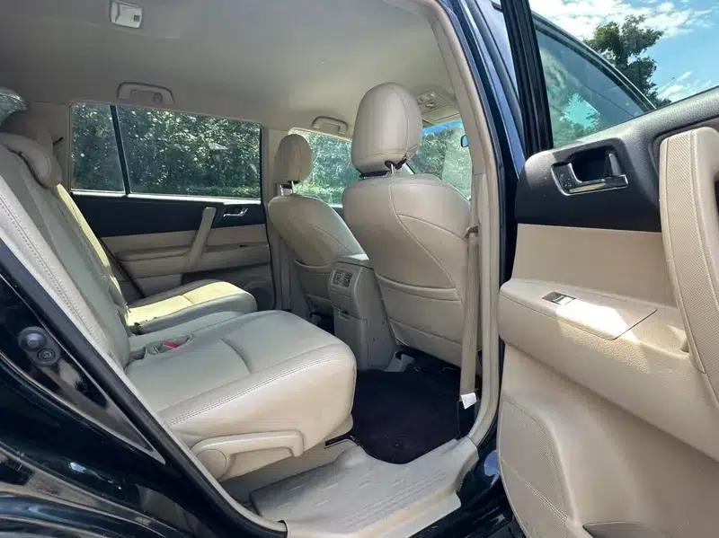2012 Highlander 2.7L 2WD 5-seater Elite Edition — миниатюра 12