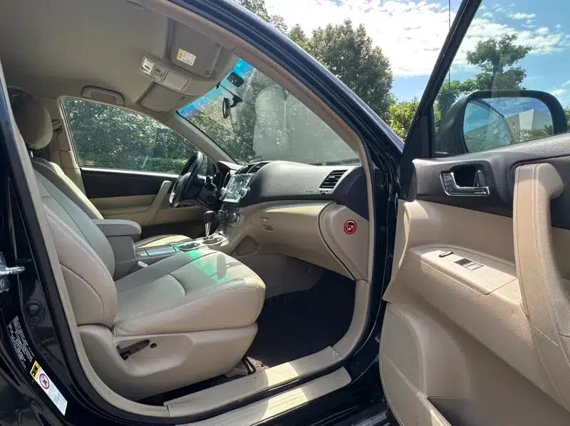 2012 Highlander 2.7L 2WD 5-seater Elite Edition — миниатюра 13