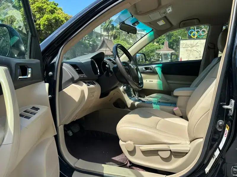2012 Highlander 2.7L 2WD 5-seater Elite Edition — миниатюра 10
