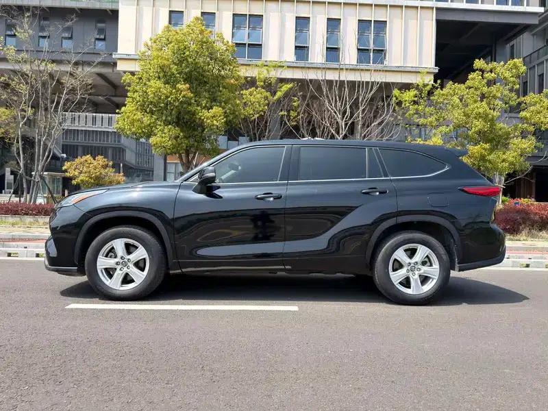 2022 Toyota Highlander Hybrid 2.5L 2WD Elite Edition 5-seater — миниатюра 4