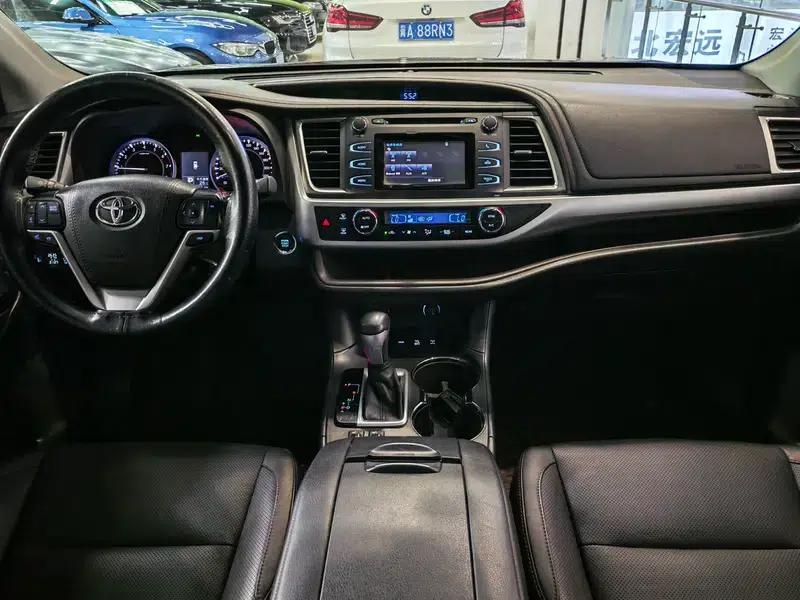 2017 Highlander 2.0T 2WD Luxury 7-seater — миниатюра 14