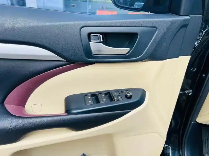 2015 Highlander 2.0T AWD Luxury 7-seater — миниатюра 17