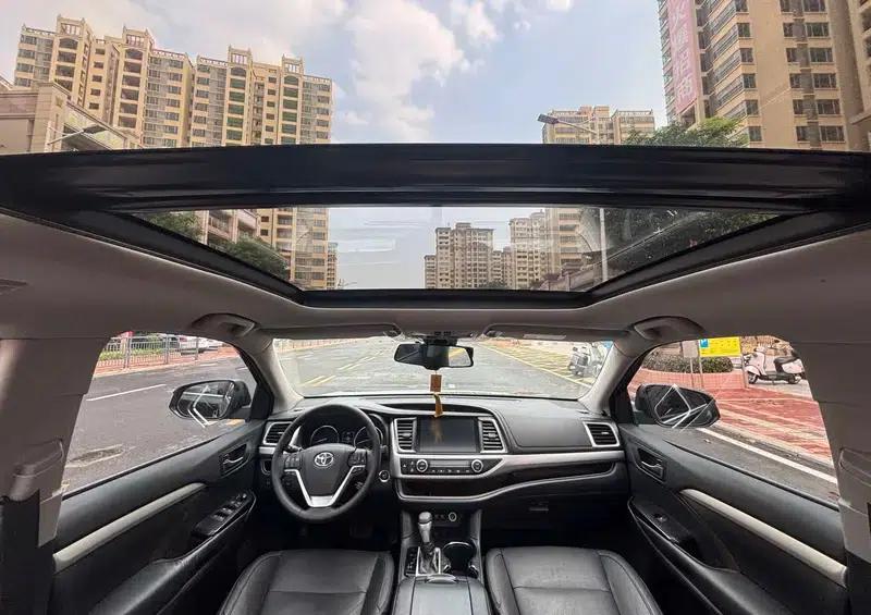 2018 Toyota Highlander 2.0T 4WD Premium Edition 7-seater (China VI Emission Standard) — миниатюра 11