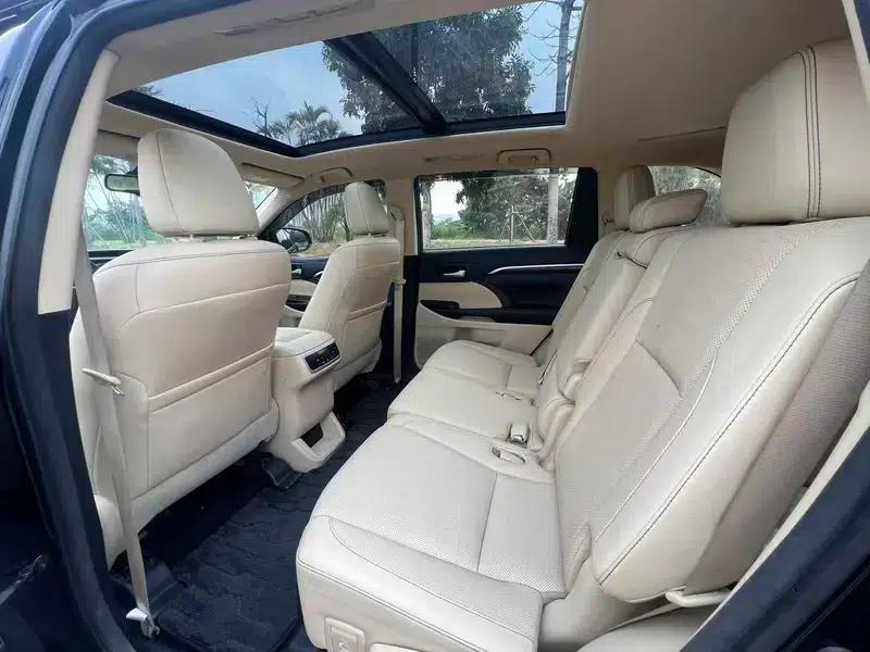 2015 Highlander 2.0T AWD Supreme Edition 7-seater — миниатюра 16