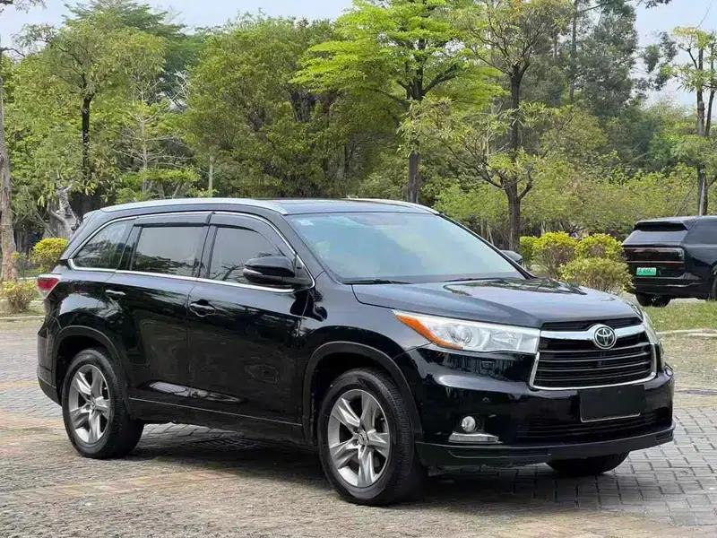 2015 Highlander 2.0T AWD Supreme Edition 7-seater — миниатюра 3