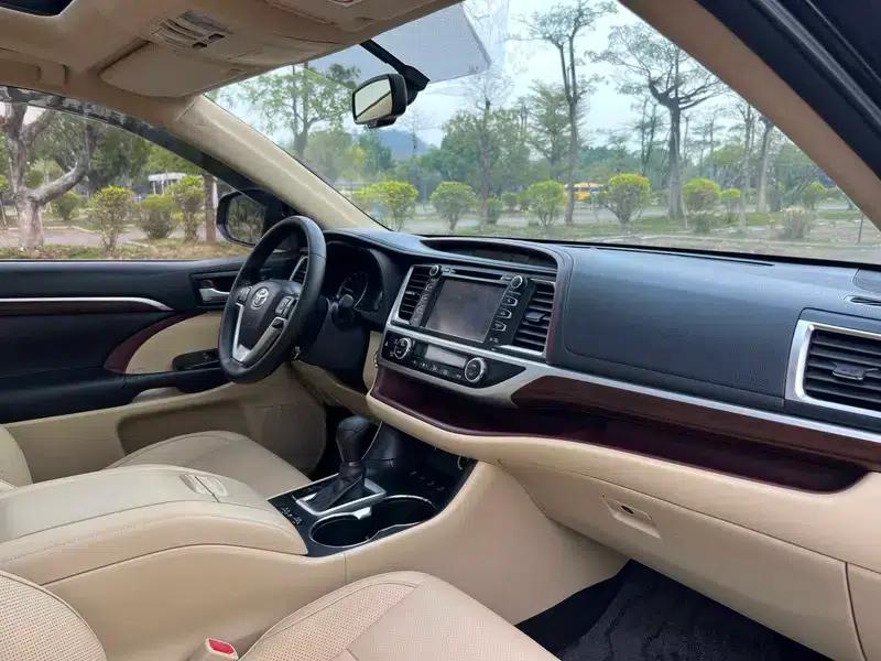 2015 Highlander 2.0T AWD Supreme Edition 7-seater — миниатюра 9