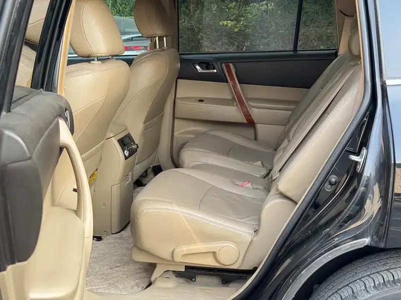 2011 Highlander 2.7L 2WD 7-seater Luxury Edition — миниатюра 17